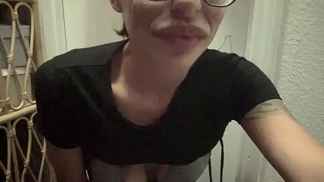 myloveforyouu online show from February 16, 6:06 pm