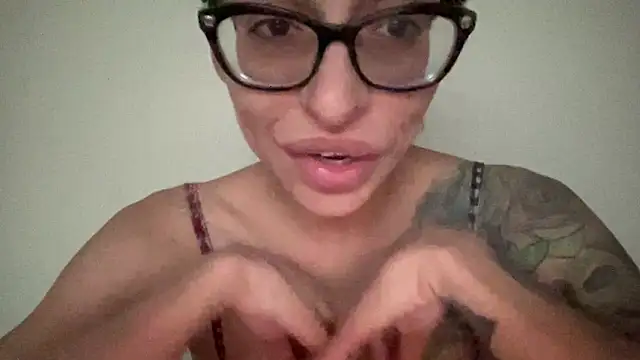 myloveforyouu online show from May 2, 12:38 am