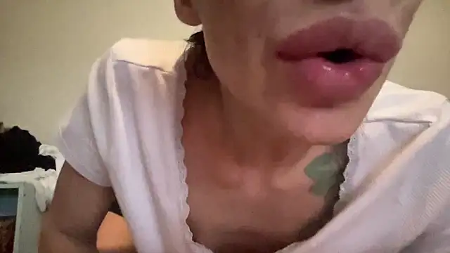 myloveforyouu online show from April 4, 12:06 am