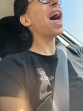 myloveforyouu online show from February 28, 4:17 pm