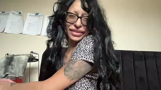 myloveforyouu online show from April 30, 1:18 pm