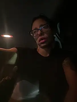 myloveforyouu online show from March 31, 1:40 am