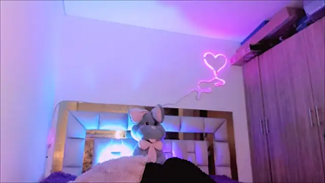 Snapshot of Lucidollts_ chatting on January 27, 12:33 am Lucidollts online show from January 27, 12:33 am