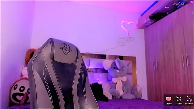 Snapshot of Lucidollts_ chatting on February 7, 8:55 am Lucidollts online show from February 7, 8:55 am