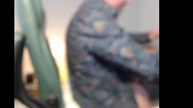 tuttiluss44 online show from November 8, 8:18 am