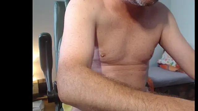 Snapshot of tuttiluss44 chatting on May 16, 6:34 am tuttiluss44 online show from May 16, 6:34 am