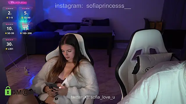 Snapshot of crazycats_ chatting on November 25, 2:45 am crazycats online show from November 25, 2:45 am