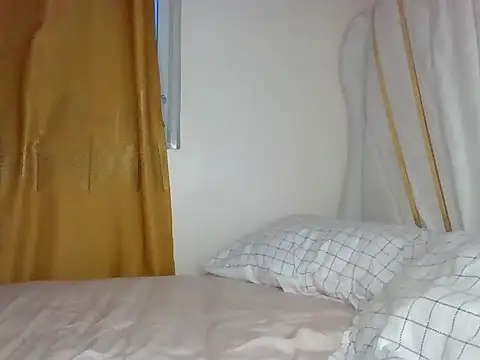 Snapshot of SquirtQueen16 chatting on September 20, 7:57 am SquirtQueen16 online show from September 20, 7:57 am