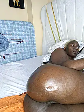 SquirtQueen16 online show from April 16, 10:27 am