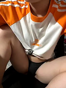 Snapshot of Girllikesexx2 chatting on December 17, 2:38 am Girllikesexx2 online show from December 17, 2:38 am