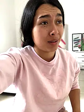 Snapshot of SweetLatiin_ chatting on September 10, 5:45 pm SweetLatiin online show from September 10, 5:45 pm