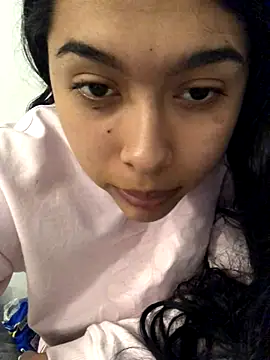 Snapshot of SweetLatiin_ chatting on November 8, 8:56 pm SweetLatiin online show from November 8, 8:56 pm