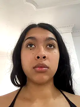 Snapshot of SweetLatiin_ chatting on November 26, 4:51 pm SweetLatiin online show from November 26, 4:51 pm