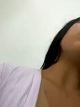 Snapshot of SweetLatiin_ chatting on November 25, 7:58 pm SweetLatiin online show from November 25, 7:58 pm