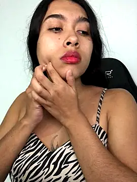 Snapshot of SweetLatiin_ chatting on October 8, 7:58 pm SweetLatiin online show from October 8, 7:58 pm