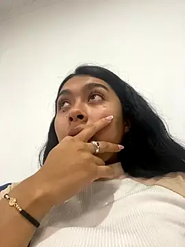 Snapshot of SweetLatiin_ chatting on November 12, 8:12 pm SweetLatiin online show from November 12, 8:12 pm