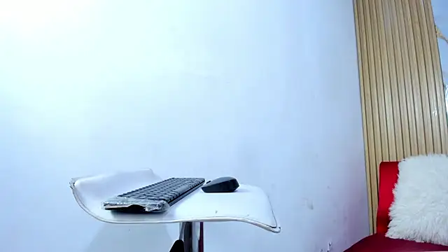 Luluu 08 online show from April 15, 7:58 pm