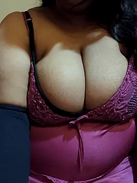 bigboobyrush online show from April 25, 7:00 pm