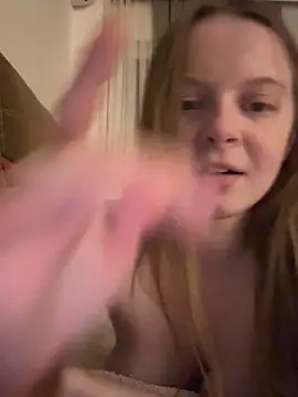 wrenlie online show from October 3, 5:47 pm