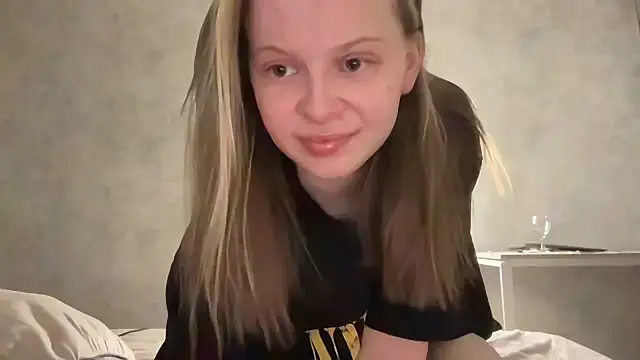 wrenlie online show from June 2, 3:56 pm