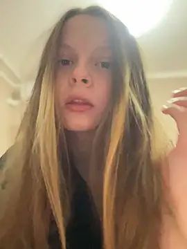 wrenlie online show from February 25, 4:35 pm