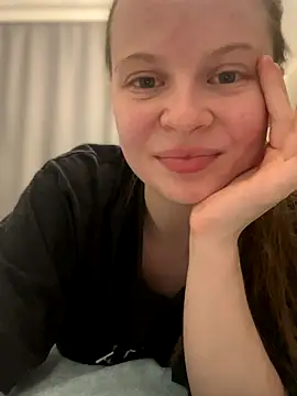 wrenlie online show from November 13, 5:17 pm