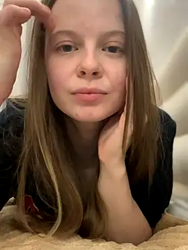 wrenlie online show from November 15, 5:28 pm