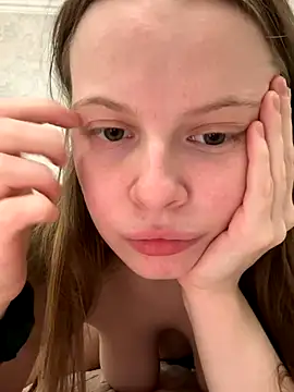 wrenlie online show from October 11, 6:53 pm