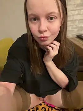 wrenlie online show from March 15, 7:48 pm