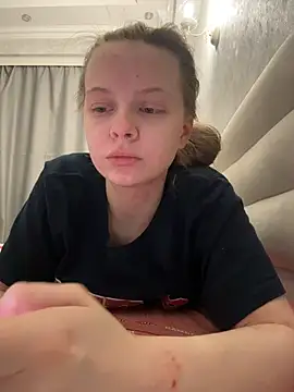 wrenlie online show from February 17, 1:25 am