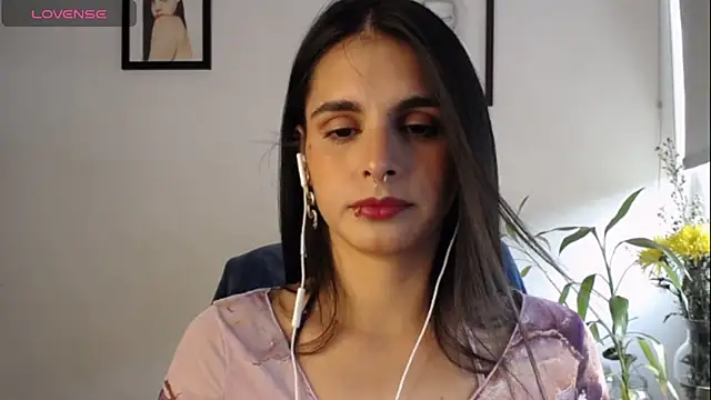 Snapshot of alma_violeta chatting on January 26, 6:58 pm alma violeta online show from January 26, 6:58 pm