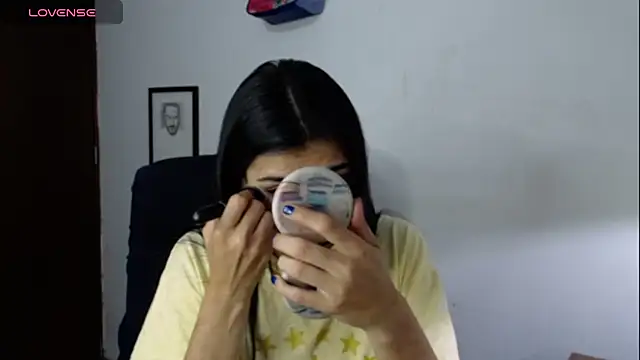 Snapshot of alma_violeta chatting on October 3, 1:23 pm alma violeta online show from October 3, 1:23 pm