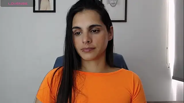 Snapshot of alma_violeta chatting on January 16, 9:19 pm alma violeta online show from January 16, 9:19 pm