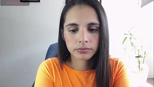 Snapshot of alma_violeta chatting on January 16, 5:33 pm alma violeta online show from January 16, 5:33 pm