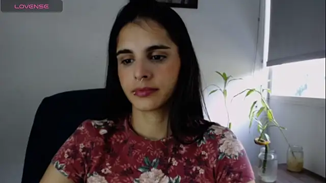 Snapshot of alma_violeta chatting on March 22, 2:58 pm alma violeta online show from March 22, 2:58 pm