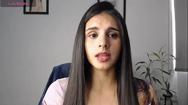 Snapshot of alma_violeta chatting on January 19, 10:28 pm alma violeta online show from January 19, 10:28 pm