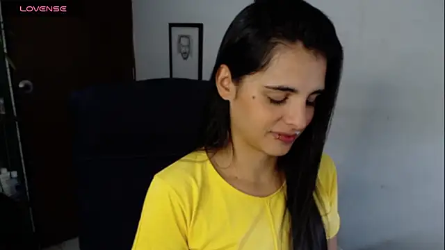 Snapshot of alma_violeta chatting on November 1, 3:39 pm alma violeta online show from November 1, 3:39 pm