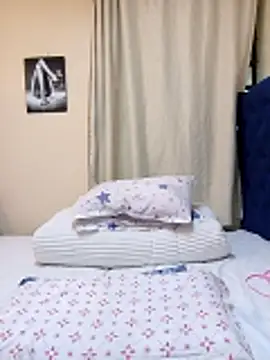 Sexyxcurves online show from April 12, 8:50 am