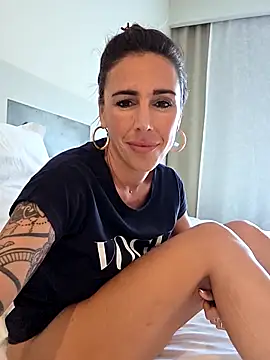 Klamsine online show from October 27, 1:45 pm