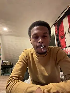 Snapshot of rayyymack chatting on November 19, 12:21 am rayyymack online show from November 19, 12:21 am