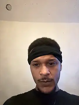 Snapshot of rayyymack chatting on November 28, 12:44 am rayyymack online show from November 28, 12:44 am