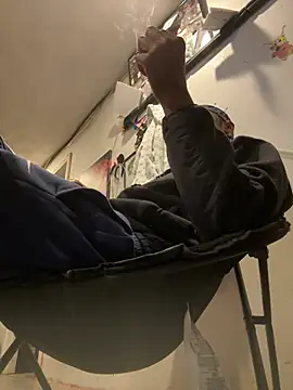 Snapshot of rayyymack chatting on January 1, 9:41 pm rayyymack online show from January 1, 9:41 pm