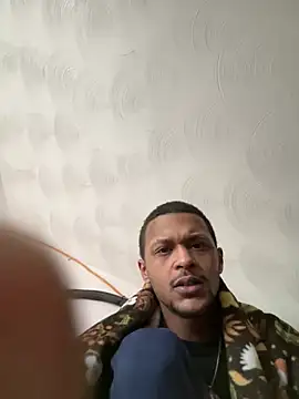 Snapshot of rayyymack chatting on February 7, 2:15 pm rayyymack online show from February 7, 2:15 pm