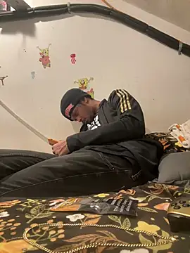 Snapshot of rayyymack chatting on December 9, 11:03 pm rayyymack online show from December 9, 11:03 pm