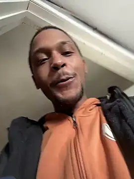 Snapshot of rayyymack chatting on February 7, 8:42 pm rayyymack online show from February 7, 8:42 pm