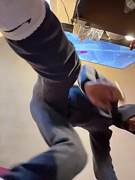 Snapshot of rayyymack chatting on October 3, 1:12 pm rayyymack online show from October 3, 1:12 pm