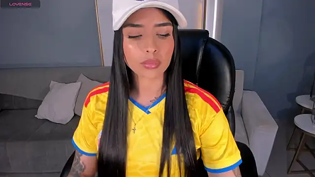 Snapshot of MariaHerrera_ chatting on June 28, 2:51 am MariaHerrera online show from June 28, 2:51 am