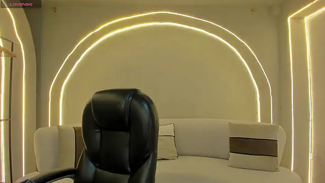 ArianaDumont online show from March 4, 11:29 am