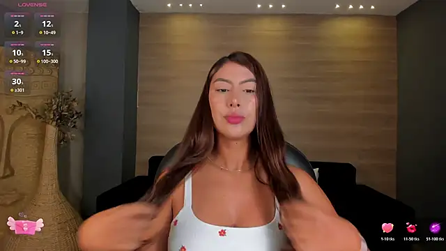 ArianaDumont online show from April 14, 11:15 am