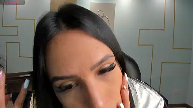 Snapshot of KatieStonne chatting on March 7, 3:29 am KatieStonne online show from March 7, 3:29 am